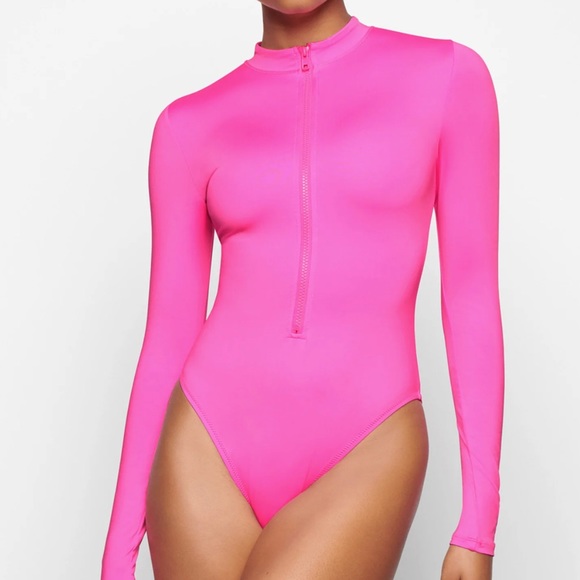 SWIM ZIP FRONT LONG SLEEVE ONE PIECE - TAFFY - Picture 2 of 6